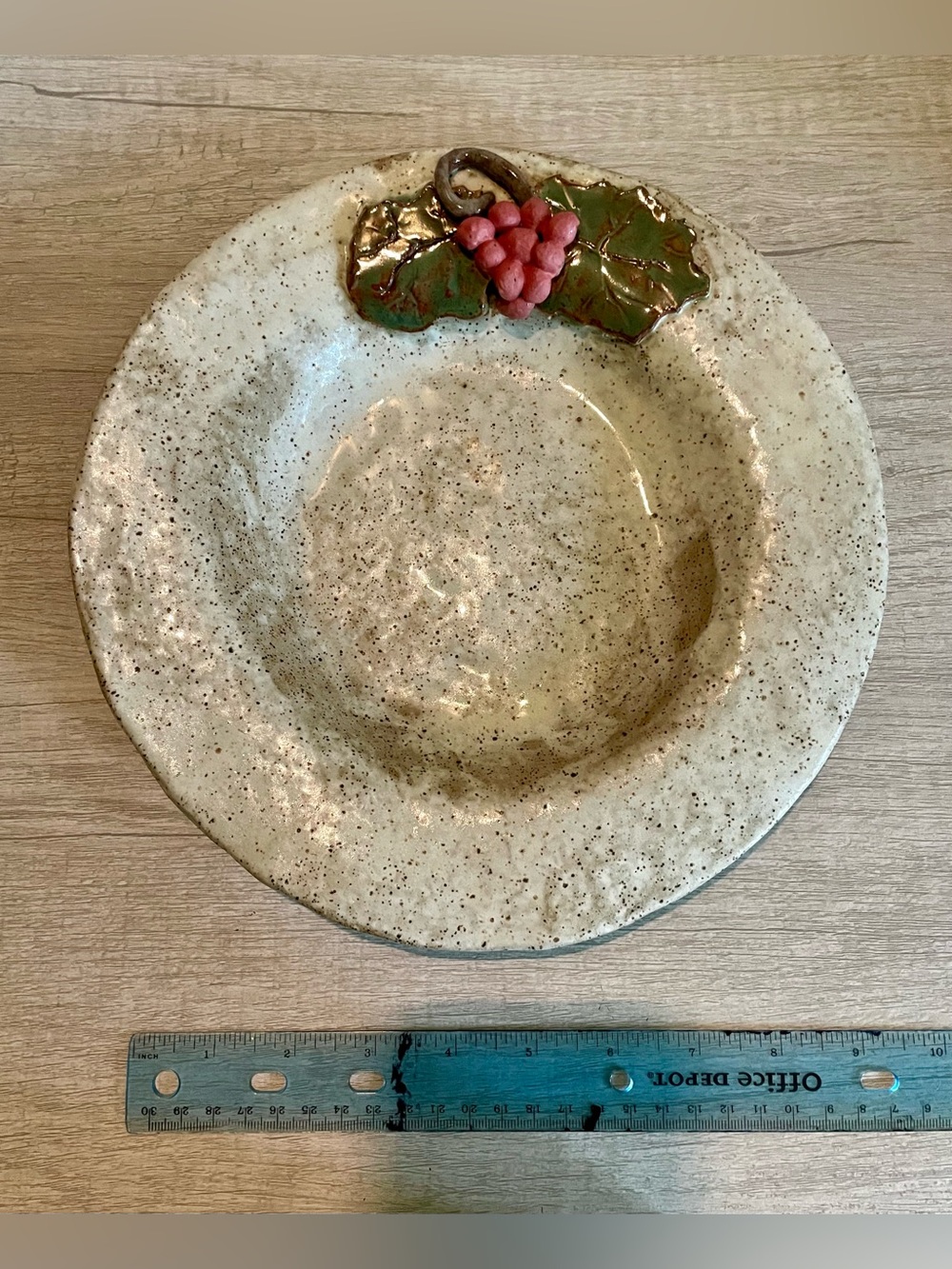 Vintage Speckled Ceramic Bowl with Grape Leaf Accent - Picture 5 of 5